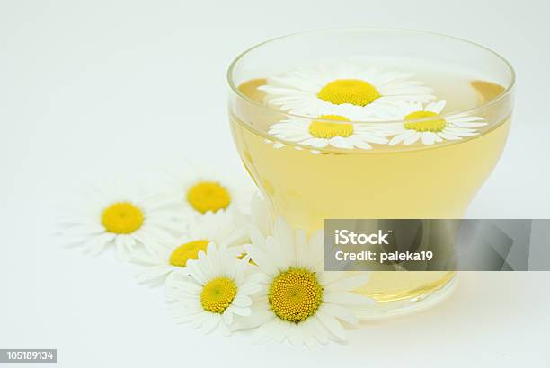 Chá De Camomila - Fotografias de stock e mais imagens de Amarelo - Amarelo, Bebida, Branco