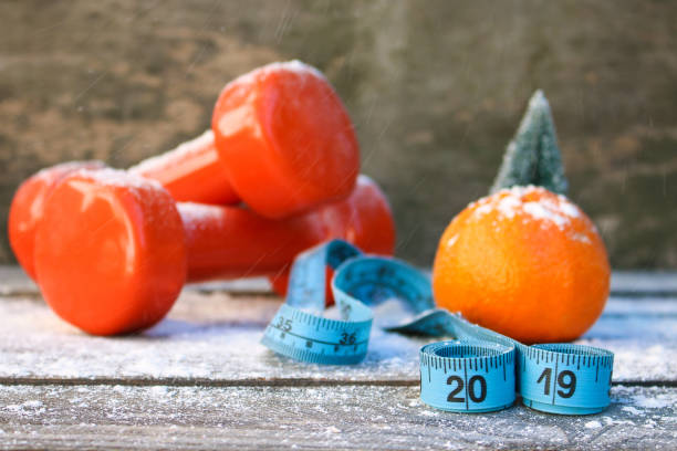 concepto para tener éxito en el deporte en el año 2019. - holiday healthy lifestyle weight christmas fotografías e imágenes de stock