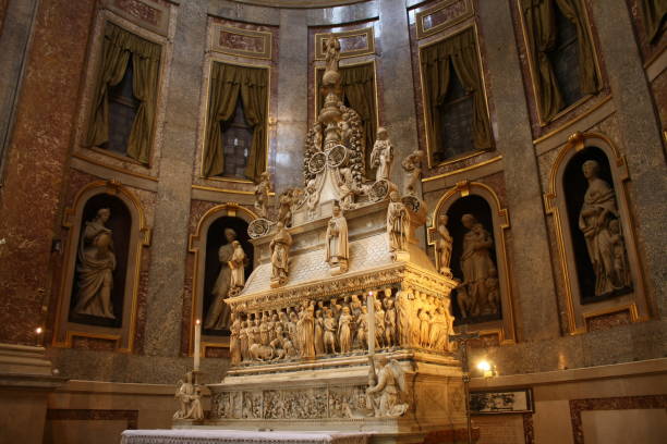 istock The Basilica di San Domenico 1052098786