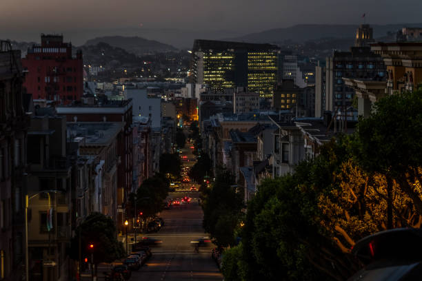 dawn on a san francisco street - nob hill imagens e fotografias de stock