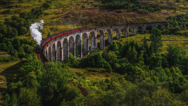 istock Glenfinnan Viaduct - Scozia 1052360770