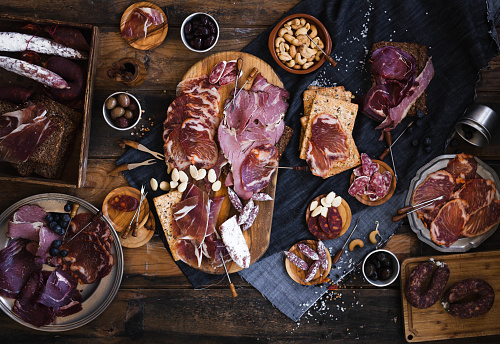 Selección de tapas española lomo y jamón curan carne photo