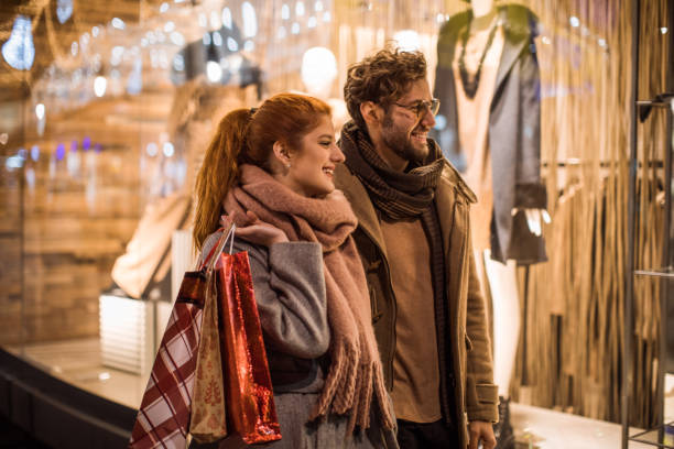 istock Love Christmas shopping 1052513326