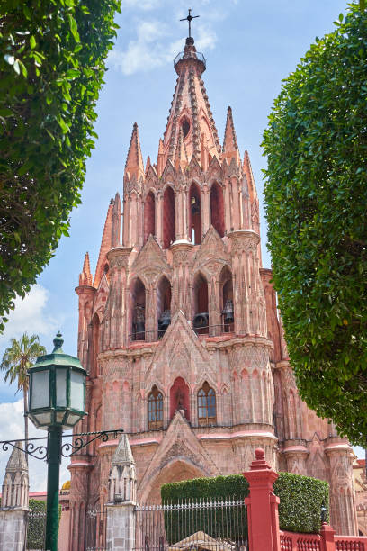 istock San Miguel de Allende Church 1052907976