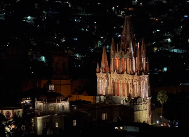istock San Miguel de Allende from the belvedere at night 1052908452