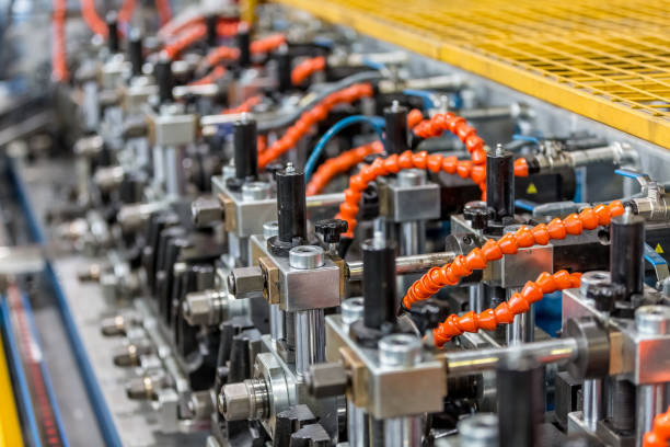 istock process, welding equipment for steel pipes 1052980242