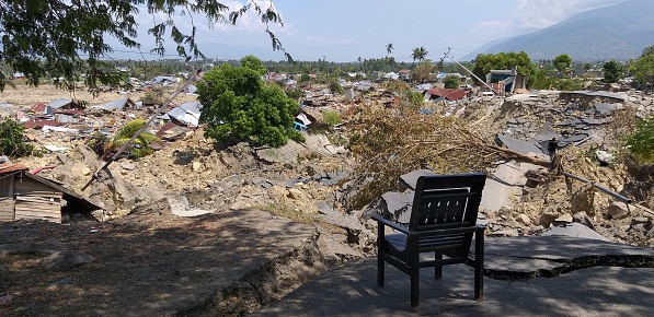 An earthquake measuring 7.7 on the Richter Scale (SR) shook the Donggala and Palu region, Central Sulawesi (Central Sulawesi). This earthquake caused a tsunami and liquefaction that hit Palu.