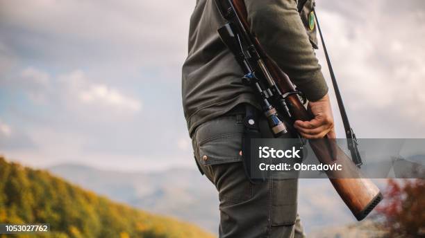 Photo libre de droit de La Chasse Est Une Obsession banque d'images et plus d'images libres de droit de Type de chasse - Type de chasse, Chasseur, Fusil