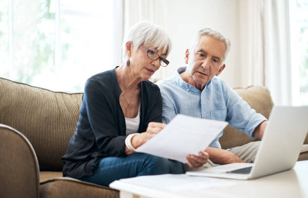 istock They make their financial decisions together 1053057434