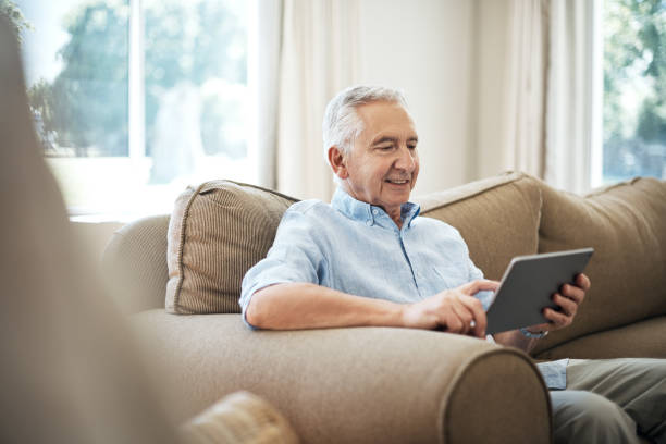 istock Staying abreast of current affairs 1053060744