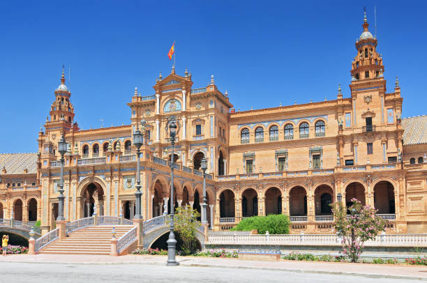 plaza de espana (place d' espagne), zbudowany w latach 1914-1928 przez architekta anibala gonzaleza, sevilla, andaluzja, hiszpania. - espaa zdjęcia i obrazy z banku zdjęć