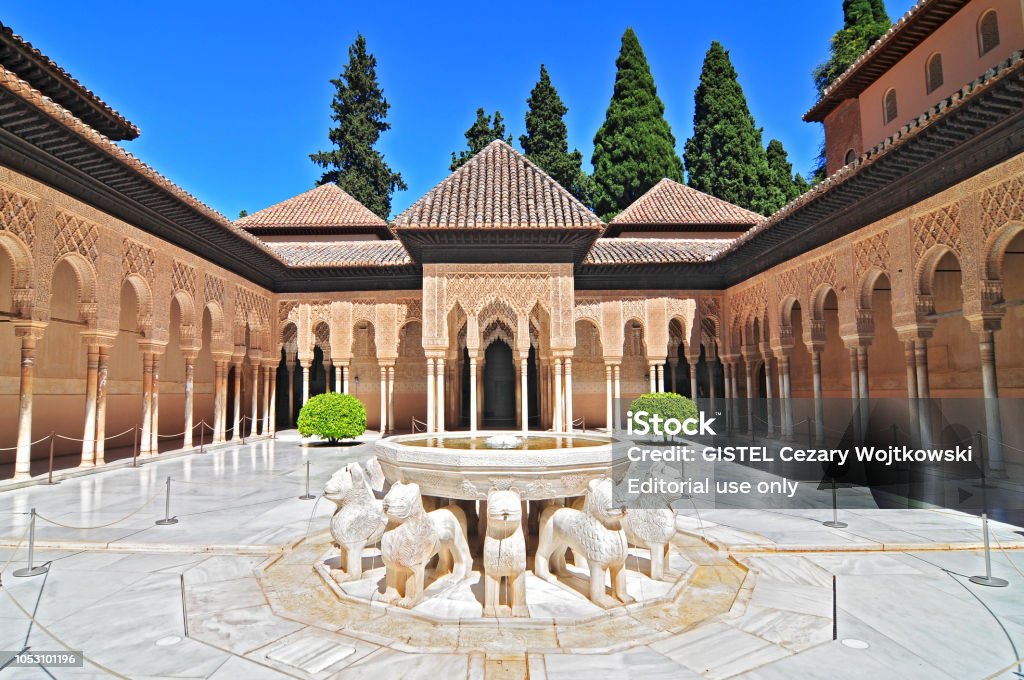 Patio De Los Leones Ở Palacios Nazaries The Alhambra Granada Andalucia Tây  Ban Nha Hình ảnh Sẵn có - Tải xuống Hình ảnh Ngay bây giờ - iStock