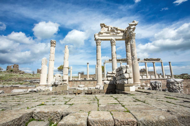 temple of trajan in ancient city pergamon, bergama, turkey in a beautiful spring day - 13584 imagens e fotografias de stock