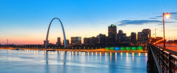 istock St. Louis, Missouri skyline and Gateway Arch 1053222754