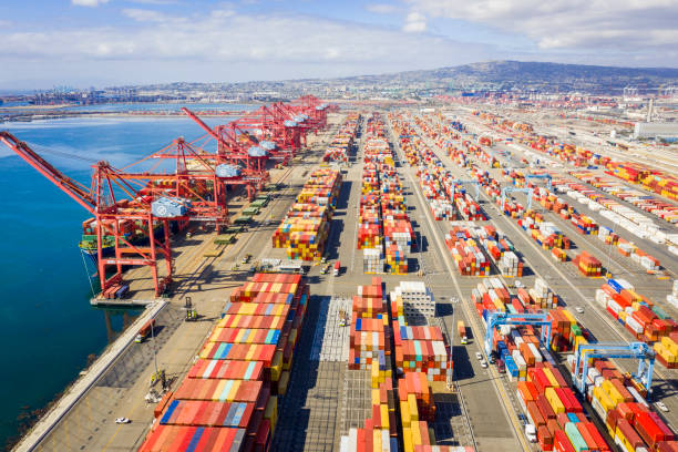 aerial port of long beach container yard - freight yard imagens e fotografias de stock