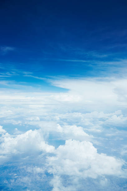 paesaggio del cielo limpido - cloud cloudscape sky aerial view foto e immagini stock