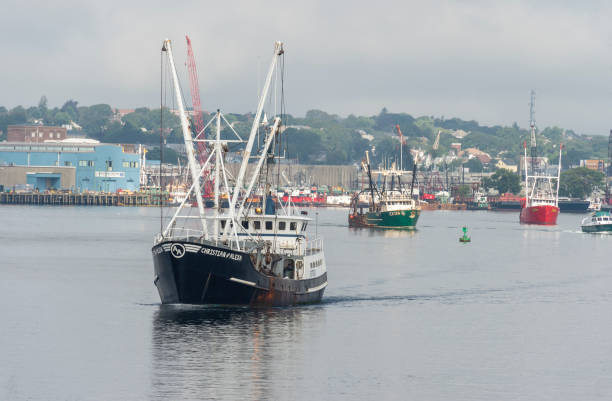 scalloper plate-forme orientale christian et alexa laissant new bedford - 7947 photos et images de collection