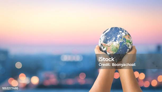 Foto de Conceito De Comunidade Sustentável e mais fotos de stock de Globo terrestre - Globo terrestre, Mapa-múndi, Global