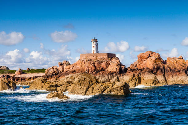 灯台、海からのイル ・ デ ・ ブレハ。 - ile de france 写真 ストックフォトと画像