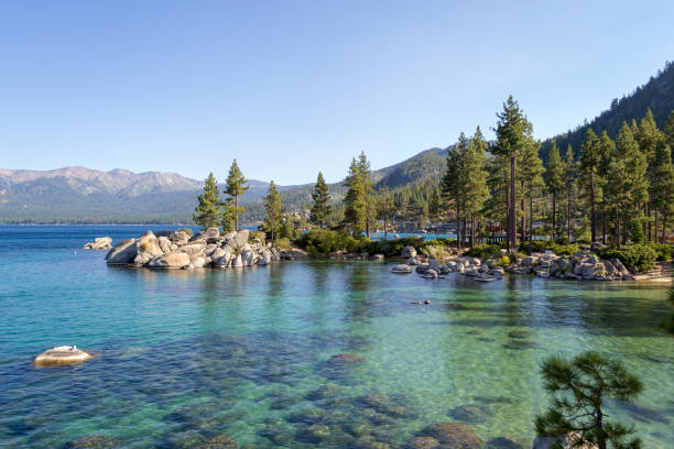 puerto de la arena en lake tahoe - ski arena fotografías e imágenes de stock