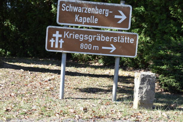 istock sightseeing sign for chapel and war memorial 1053369438