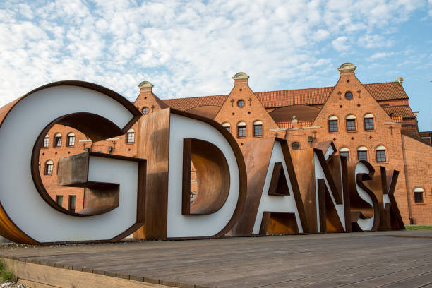 l'iscrizione "danzica" nel centro storico di danzica - gdansk foto e immagini stock