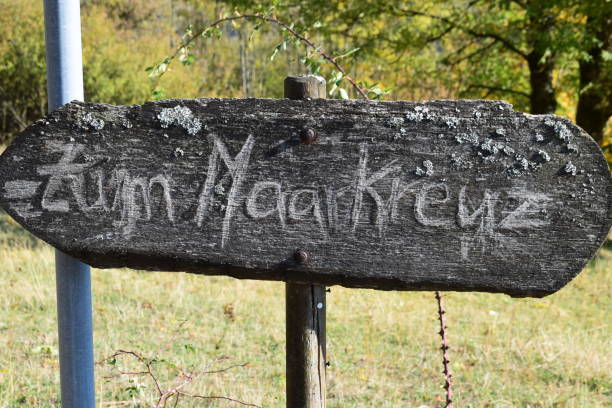 istock wood sign Maarkreuz 1053407556