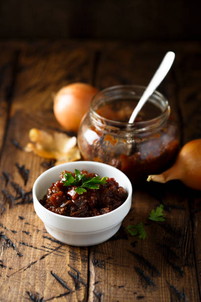 mermelada de cebolla - chutney jar tomato preserved fotografías e imágenes de stock