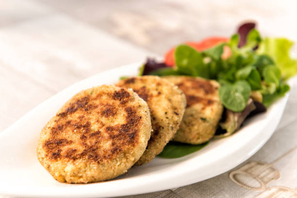 Gemüse Patty mit Salat – Foto