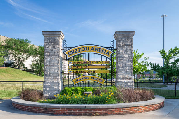 mizzou arena and hearnes center at university of missouri - columbia missouri imagens e fotografias de stock