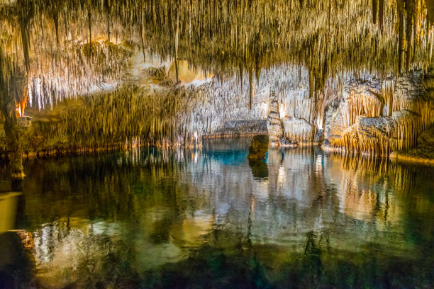 istock Coves del Drac, Mallorca 1053704572
