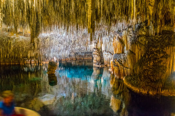 istock Coves del Drac, Mallorca 1053713674