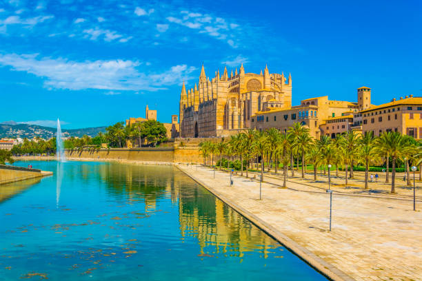 istock Cathedral of Mallorca, Spain 1053731182