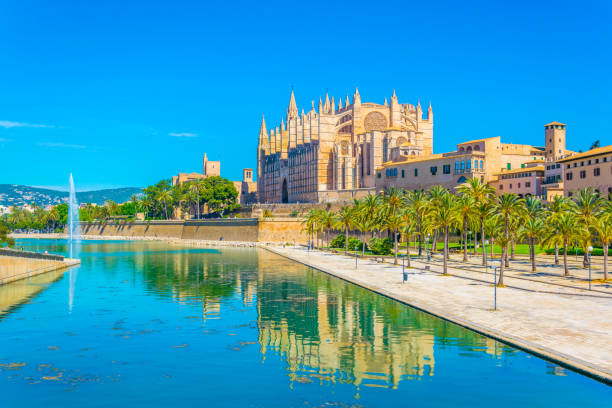 istock Cathedral of Mallorca, Spain 1053731290