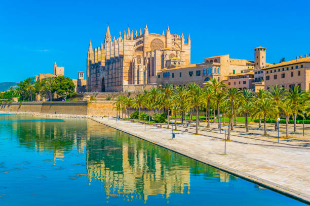 istock Cathedral of Mallorca, Spain 1053733384