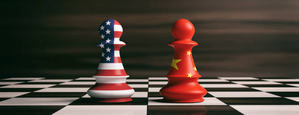 usa und china flaggen auf schachfiguren auf einem schachbrett. 3d illustration - strategy chess conflict chess board stock-fotos und bilder