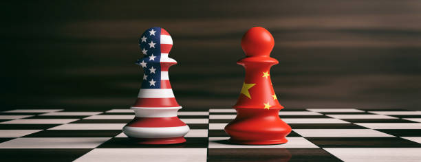 banderas de estados unidos y china en peones de ajedrez en un tablero de ajedrez. ilustración 3d - strategy chess conflict chess board fotografías e imágenes de stock