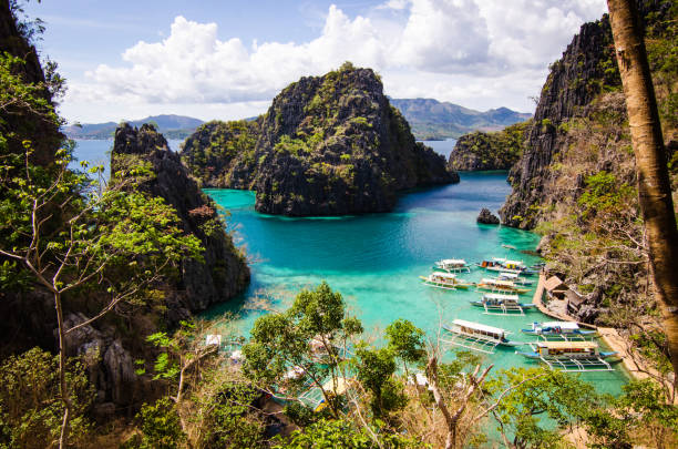 istock Kayangan Lake Coron Palawan 1053783470