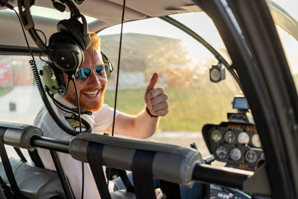 1.900 Fotos, Bilder und lizenzfreie Bilder zu Hubschrauberpilot - iStock