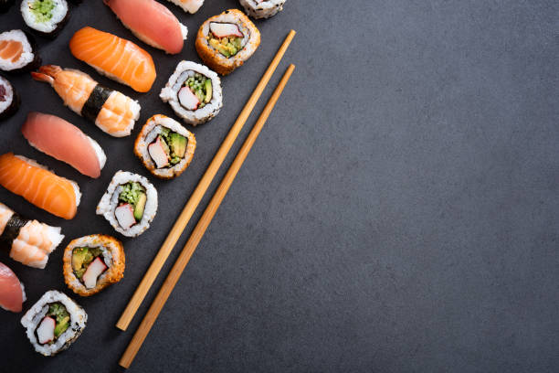 set sushi eten met kopie ruimte - nigiri fotos stockfoto's en -beelden