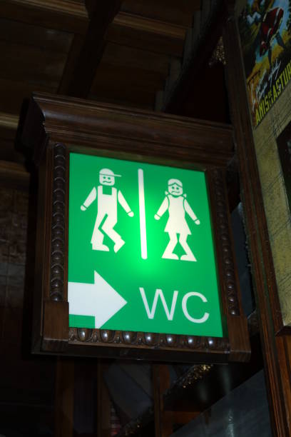 Woman and man in a funny posture (graphic)