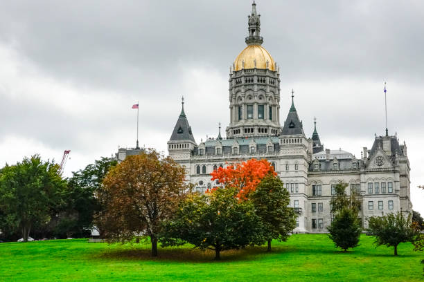 Hartford, Connecticut Hartford, Connecticut, USA October 7, 2018 The Connecticut State Capitol, the Green, and Bushnell Park. american hartford gold review site stock pictures, royalty-free photos & images
