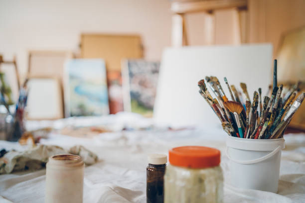 istock Painting kit and colors 1053978028
