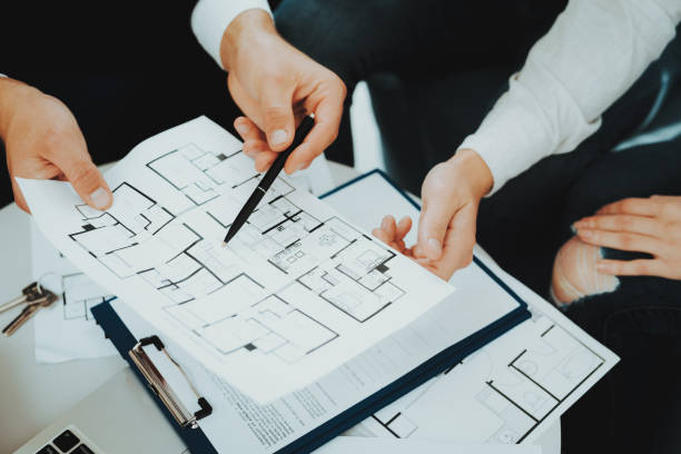istock Conclusion Of Contract For Purchase With Rieltor. 1053987020