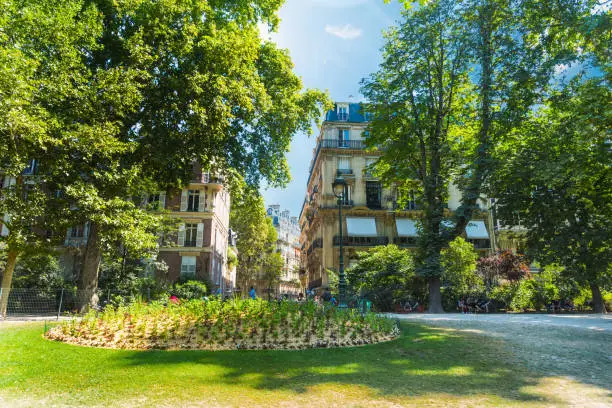 Photo of Beautiful park on a sunny day in Paris