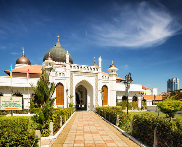 mezquita keling kapital en georgetown penang malasia - kapital fotografías e imágenes de stock