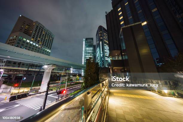 Vista Nocturna De Tokio Shiodome Foto de stock y más banco de imágenes de Aire libre - Aire libre, Arquitectura, Arquitectura exterior