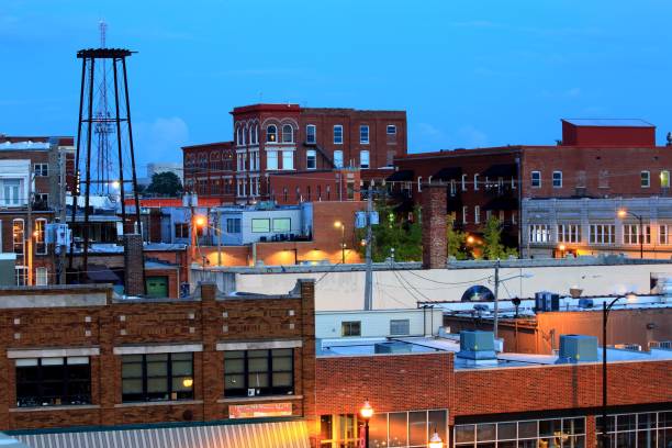 skyline Springfield Missouri night view of Springfield Missouri springfield missouri photos stock pictures, royalty-free photos & images