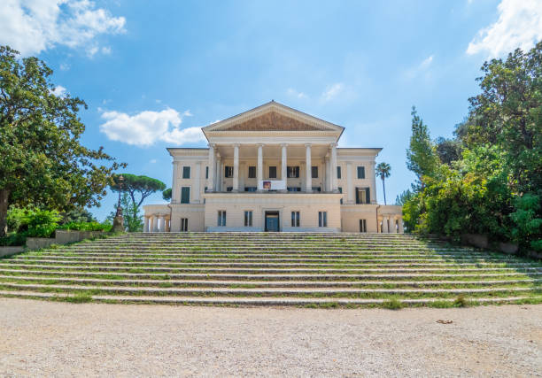 roma - il parco neoclassico di villa torlonia - tempio di saturno foto e immagini stock