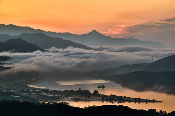 The dawn and the clouds of the head from Mt. Yevin